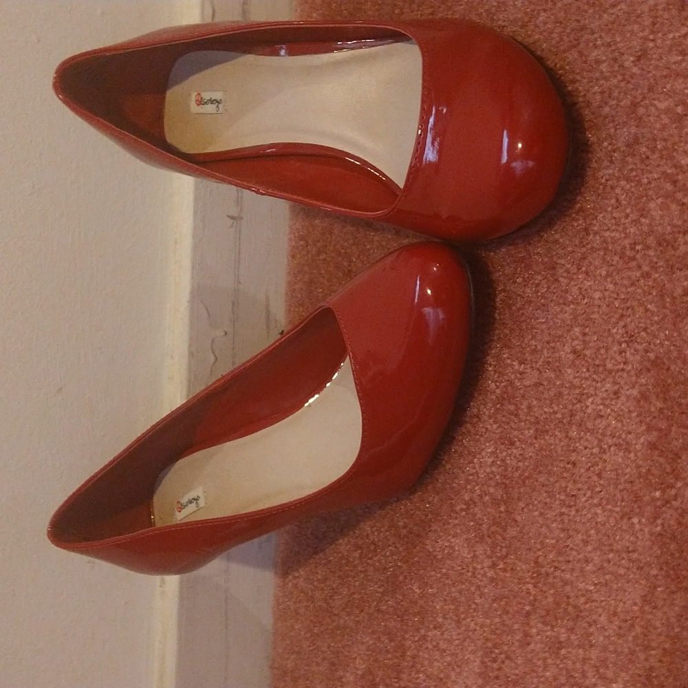 High heels - Picture 3 of 4